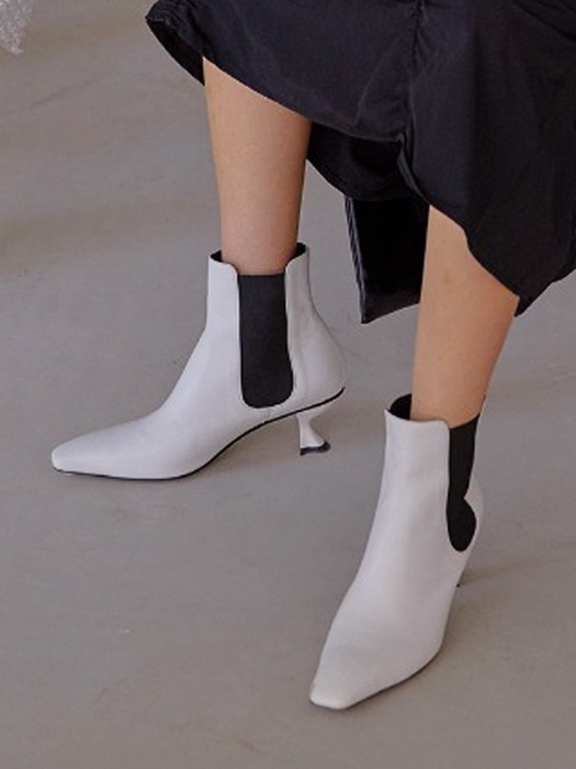 CERAMI ANKLE BOOTS (WHITE)