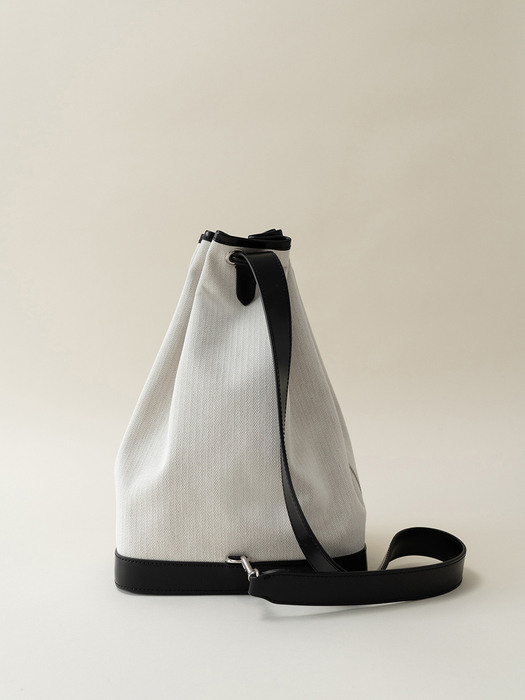 [ESSENTIAL] Leather-trimmed Canvas Bucket Bag