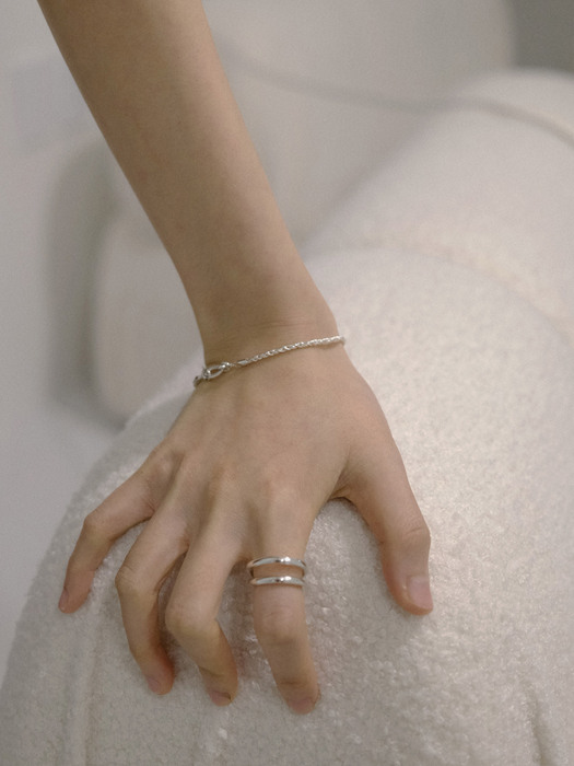 Knot bracelet