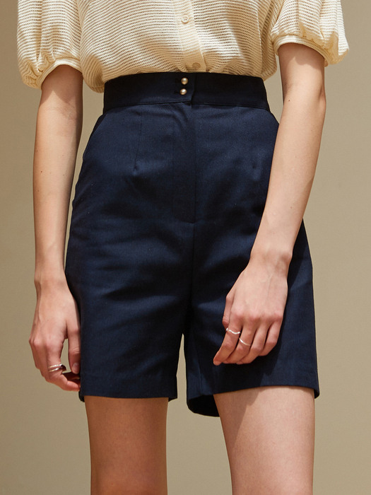amr1420 linen pearl button shorts (navy)