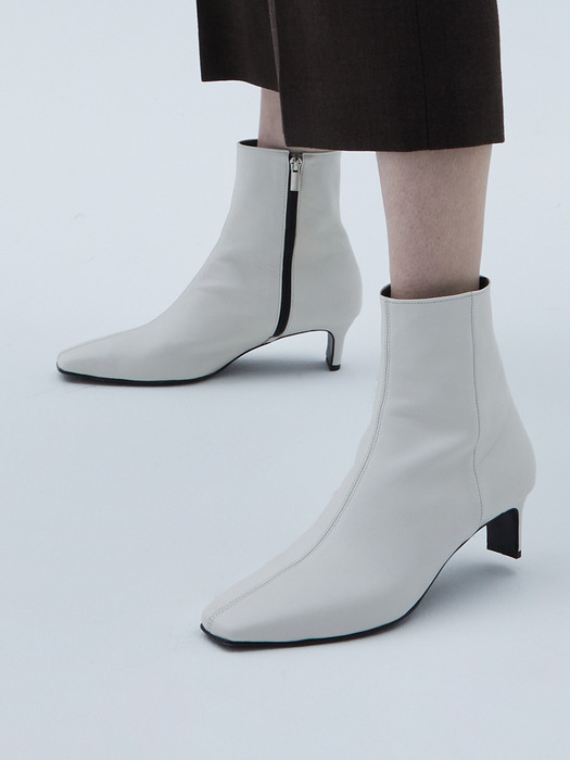 Square-toe Middle Heel Boots [LMF206]