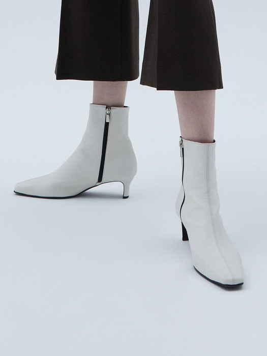 Square-toe Middle Heel Boots [LMF206]