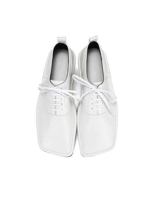 Squared toe welt oxford flats | Off white
