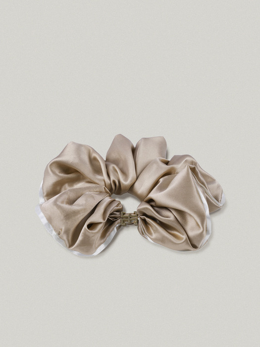 CLASSIC LOGO HAIR SCRUNCHIE [BEIGE - SILK]