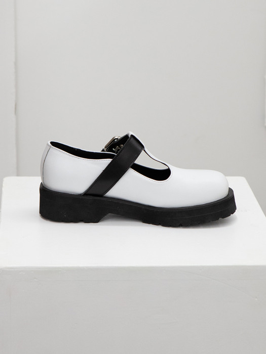 MOON T-STRAP LOAFERS 문 티스트랩 로퍼  23S03WH