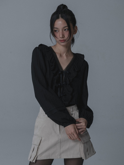 [단독]FRILL LACE RIBBON LONGSLEEVE BLOUSE_BLACK