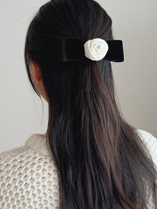 Rose Velvet Ribbon Scrunchie [Black]