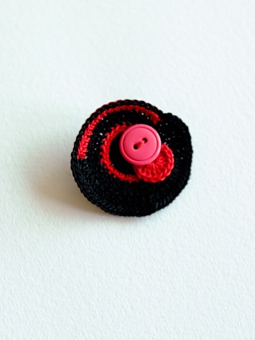 Palette knit brooch (Black)
