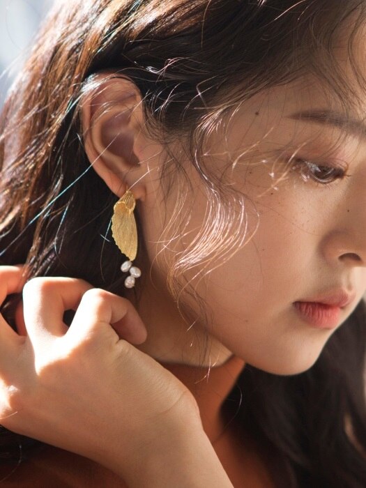 pearl gold wing earrings