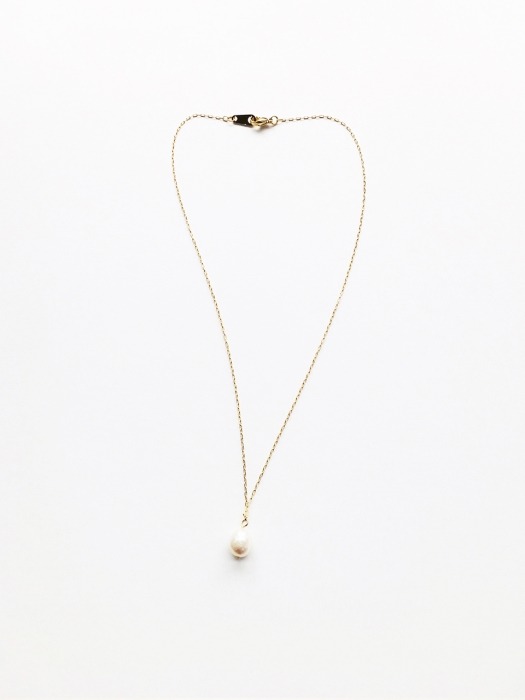 PEARL SKINNY LONG NECKLACE
