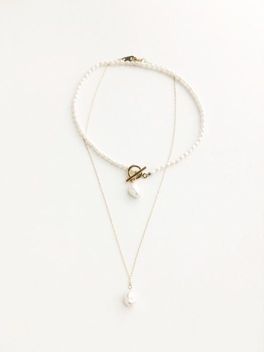 PEARL SKINNY LONG NECKLACE