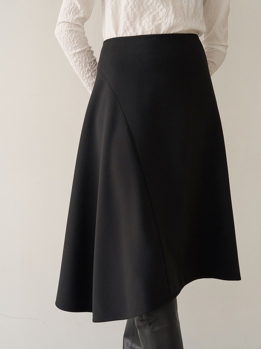 STELLA Unbalanced Hem Line Skirt _Black
