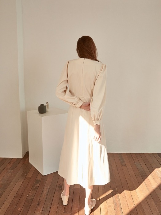wearable v-neck dress[beige]