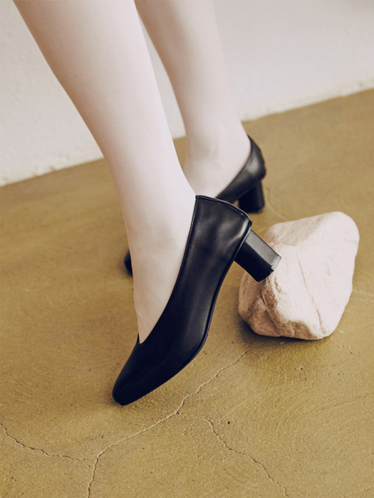 Soft Leather Pumps _Black [LMS202BK]