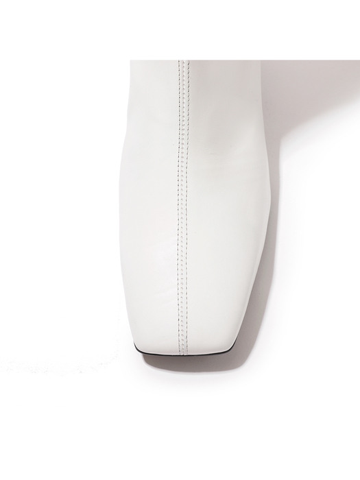 Accordion ankle boots / white