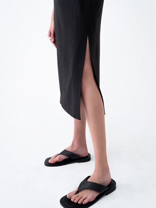 [리퍼브] Deep Slit Midi Skirt Black
