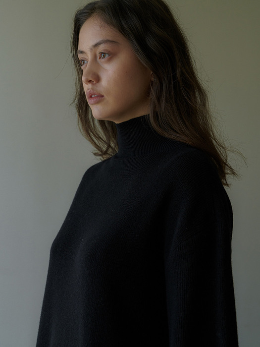 Soft Wool Mockneck Pullover (Black)