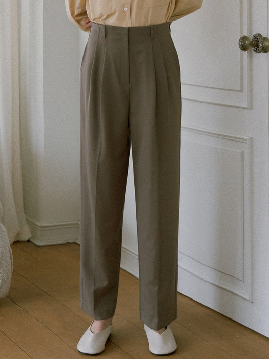 Two-tuck wide pants