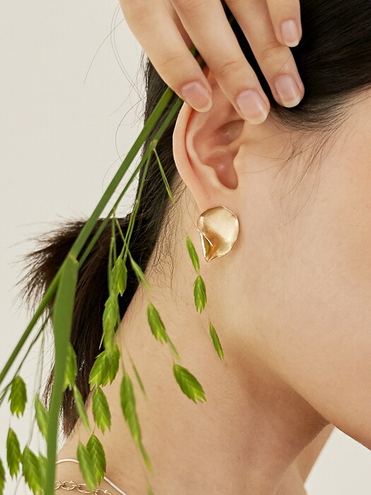 Rose Petal Earrings (S) 귀걸이
