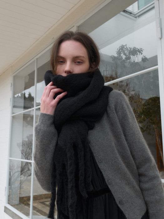 Wool long wide muffler - black