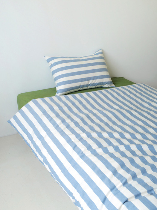 Bold stripe pillow cover
