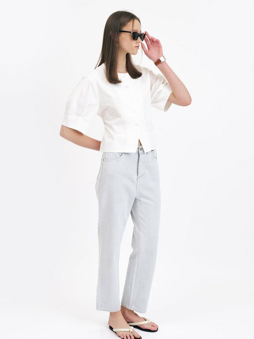 22 Summer_ Ivory Volume Cropped Blouse