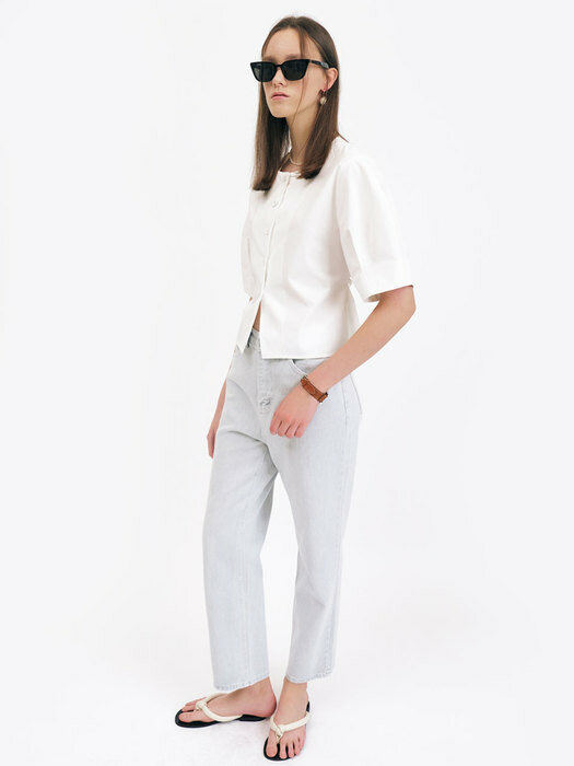 22 Summer_ Ivory Volume Cropped Blouse