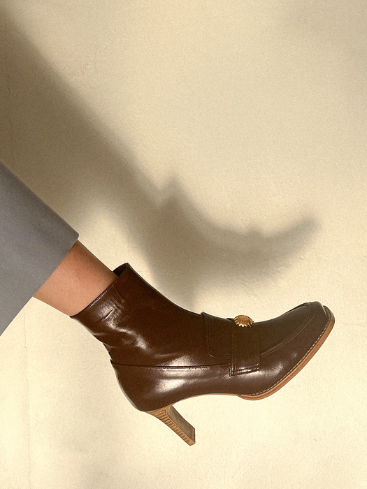 [단독]Sunflower Ankle Boots Glossy Dark Brown