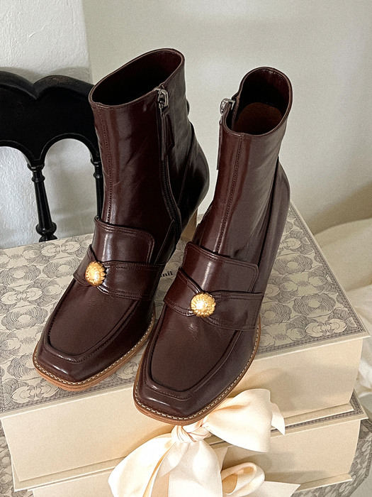 [단독]Sunflower Ankle Boots Glossy Dark Brown