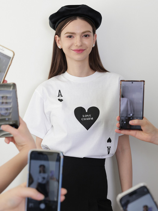 [러브참 하트 에이스 그래픽 티셔츠]Love Charm Ace of hearts Graphic T-shirt