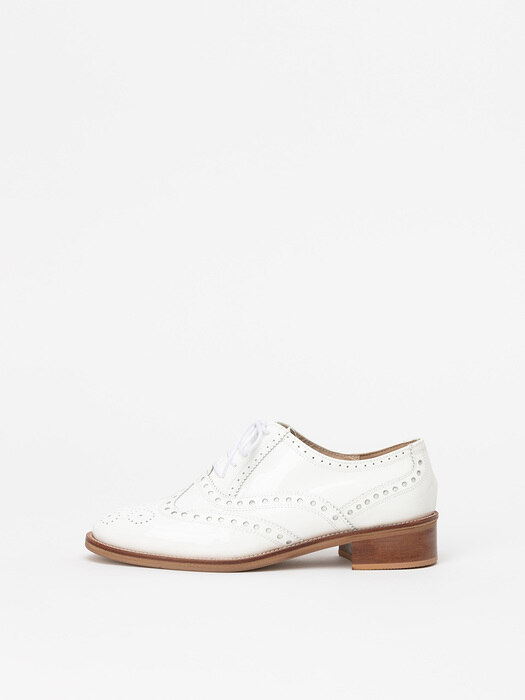 Proja Lace-up Oxford Loafers in White Patent