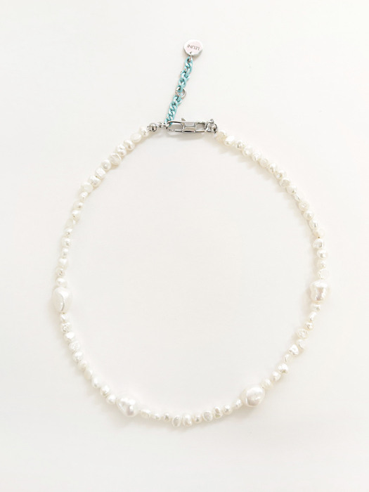 Erratic Pearl Necklace