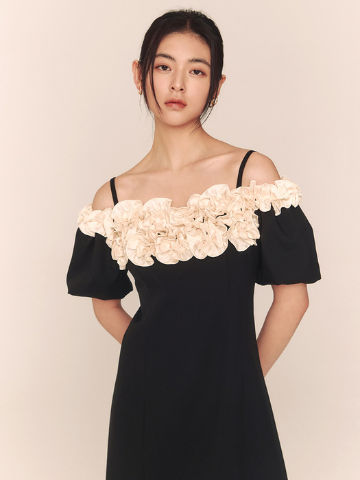 Elina / Off-Shoulder Ruffle Dress