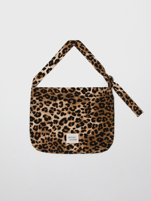 이고백(IGO BAG)_Big Leopard Large Hobo Bag_Beige