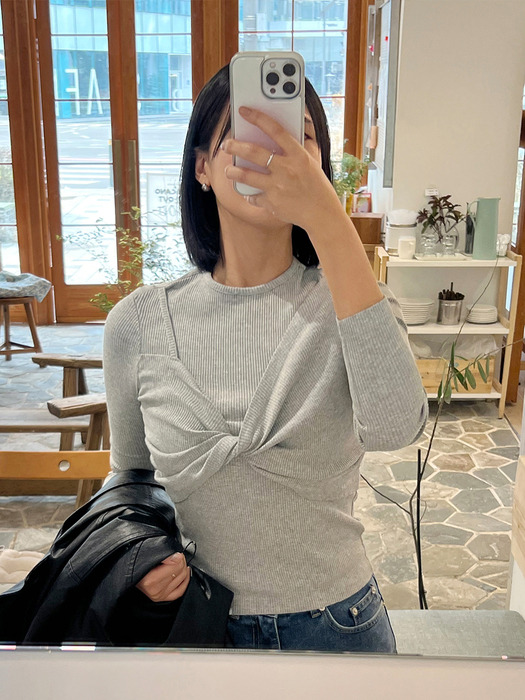 REGGELLO Twist Detail Top(레젤로)_3 COLOR