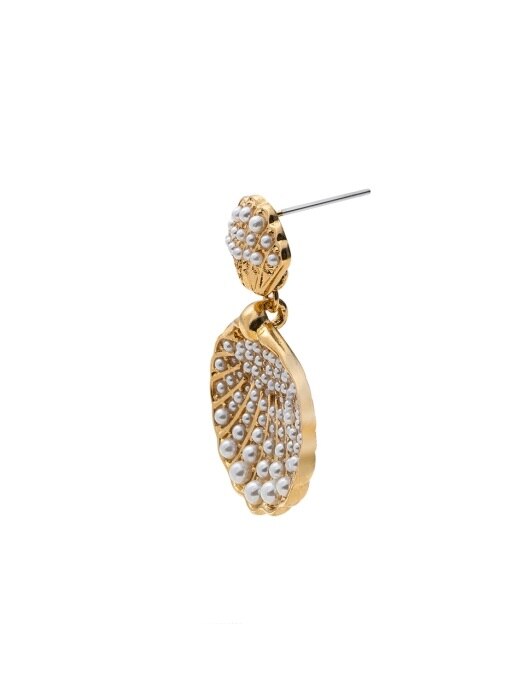 Pearl Oyster gold earrings
