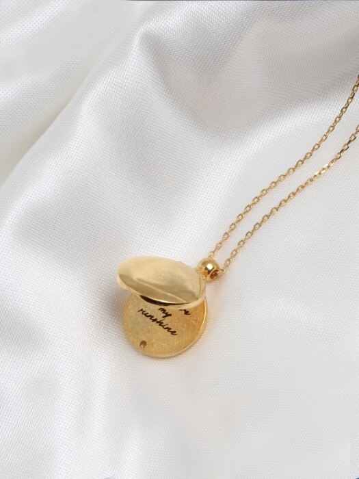 [SILVER] LOCKET NECKLACE (GOLD)