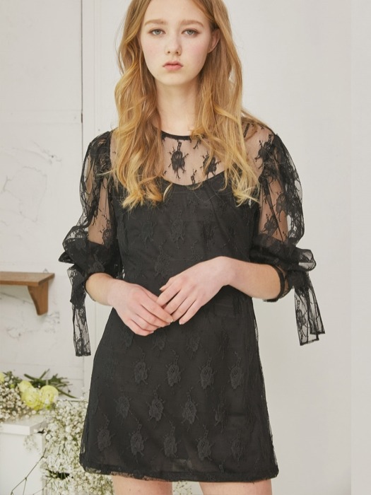 Seethrough Volume Sleeve Lace Dress_Black