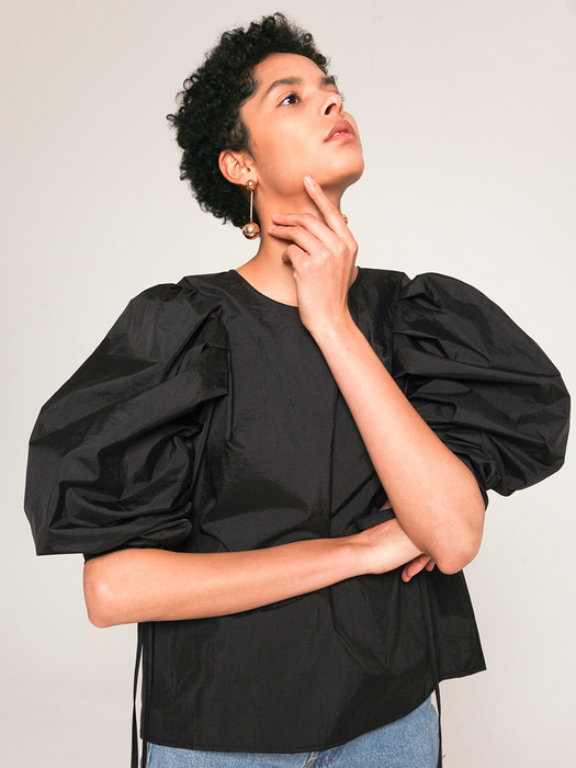 Volume sleeves with drawstring technical shell blouse in Black