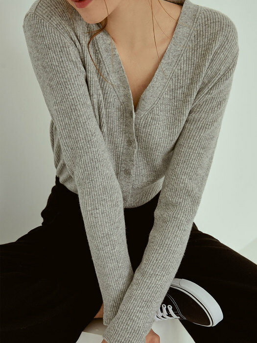 Slim v-neck golgi knit cardigan(gray)