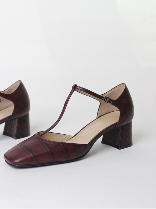 Chunky T-strap pumps-wine