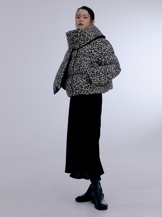 [FRONTROW X EENK] Leopard Muffler Goose Down