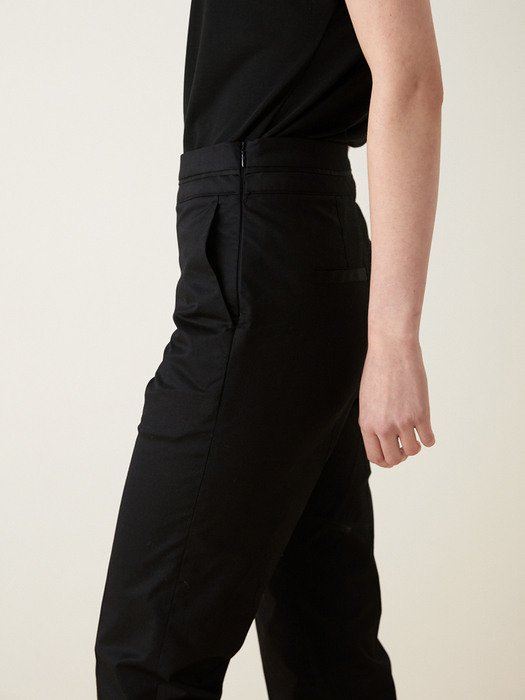 Line crop pants(black)