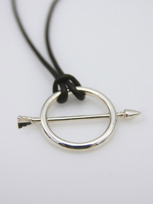 투호 화살 가죽 끈 목걸이_Tuho arrow leash necklace