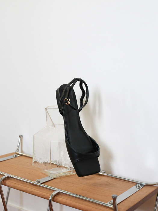 Simple Strap Sandal - Black (1cm)