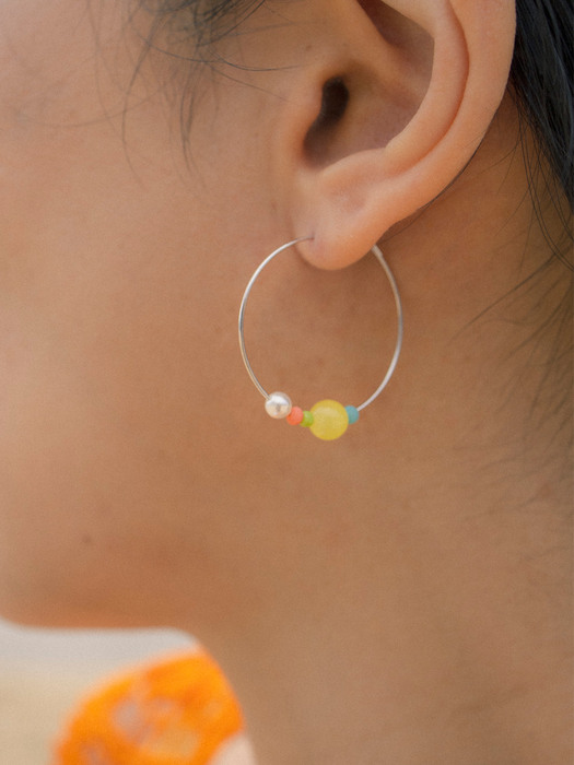 Beach color gemstone earring