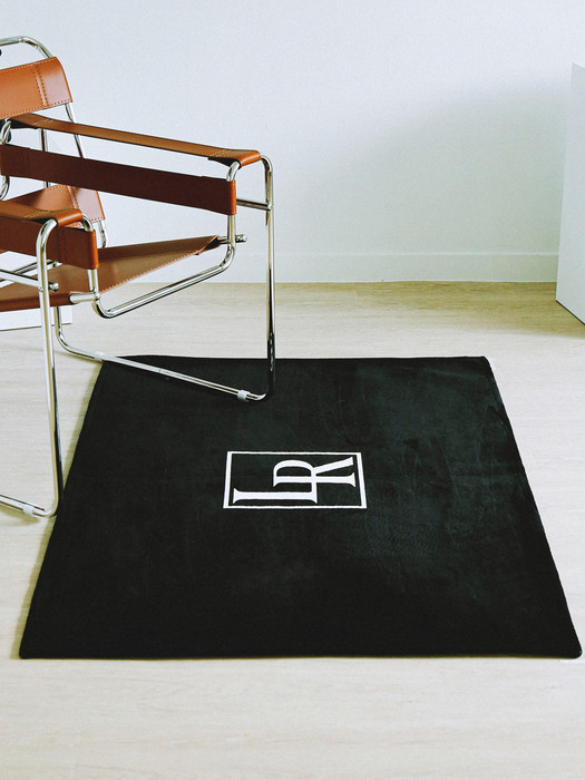 Lossy Row Big Rug A-01