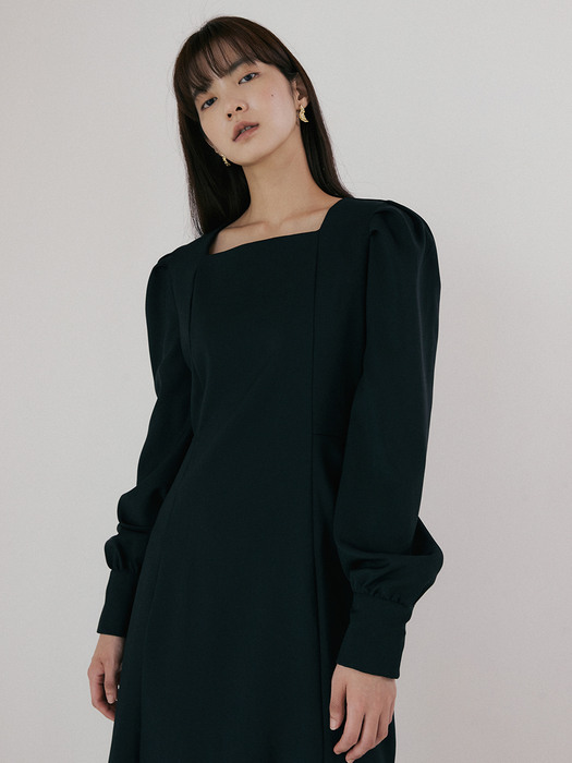 NUE PUFF-SLEEVE SQUARE NECK OPS BLACK