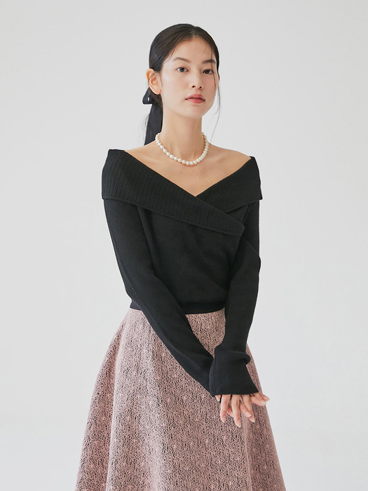 [미전시]BENNETT Wide V-neck knitted blouse (Black)