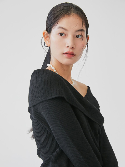 [미전시]BENNETT Wide V-neck knitted blouse (Black)
